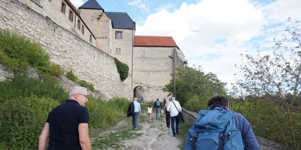 Die Neuenburg verdankt ihen Erhalt dem jahrzehntelangen Einsatz von ehrenamtlicher Arbeit. Foto: (c) Robinson/EAT