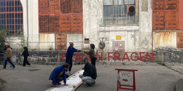 Fragen, Austausch und Interaktionen entlang der Papierrolle. Foto: (c) EAT