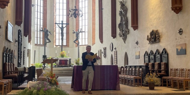 Sebastian Kranich spricht beim Ringelnatzsommer im Dom Wurzen | Foto: © Claudia Kunde