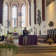 Sebastian Kranich spricht beim Ringelnatzsommer im Dom Wurzen | Foto: © Claudia Kunde